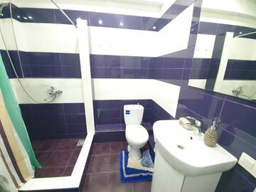 Фото номера Апартаменты с 3 спальнями Апартаменты Rent Apartmens 2-Rooms Romana street г. Кишинёв 19