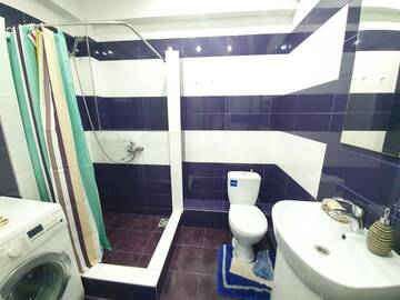 Фото номера Апартаменты с 3 спальнями Апартаменты Rent Apartmens 2-Rooms Romana street г. Кишинёв 20