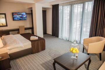 Фото номера Семейный номер Отель Bernardazzi Grand Hotel &amp; SPA г. Кишинёв 9