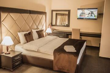 Фото номера Семейный номер Отель Bernardazzi Grand Hotel &amp; SPA г. Кишинёв 3