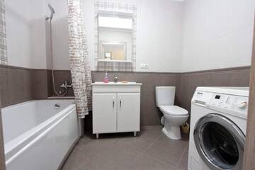 Фото номера Апартаменты с 1 спальней Апартаменты Cozy apartment in the heart of Chisinau SKY HAUSE г. Кишинёв 12