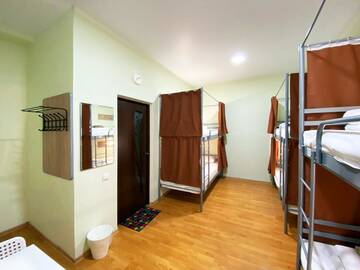 Фото номера Кровать в общем номере для мужчин Хостелы Capsule HOSTEL г. Кишинёв 11