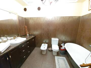 Фото номера Апартаменты с 2 спальнями Апартаменты Turist Home Apartments 3-rooms 100m² new Grigore Vieru street г. Кишинёв 13