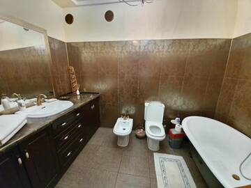 Фото номера Апартаменты с 2 спальнями Апартаменты Turist Home Apartments 3-rooms 100m² new Grigore Vieru street г. Кишинёв 23