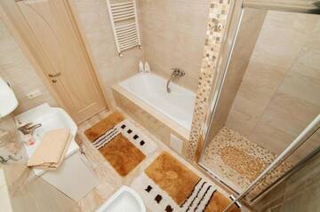 Фото номера Стандартные апартаменты Апартаменты Lia*s Deluxe Apartment in the Center г. Кишинёв 25