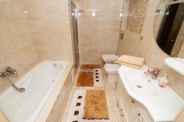 Фото номера Стандартные апартаменты Апартаменты Lia*s Deluxe Apartment in the Center г. Кишинёв 29