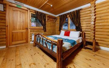 Фото номера Стандартный двухместный номер с 1 кроватью Отель Sky Land Camping &amp; Resort г. Кишинёв 3